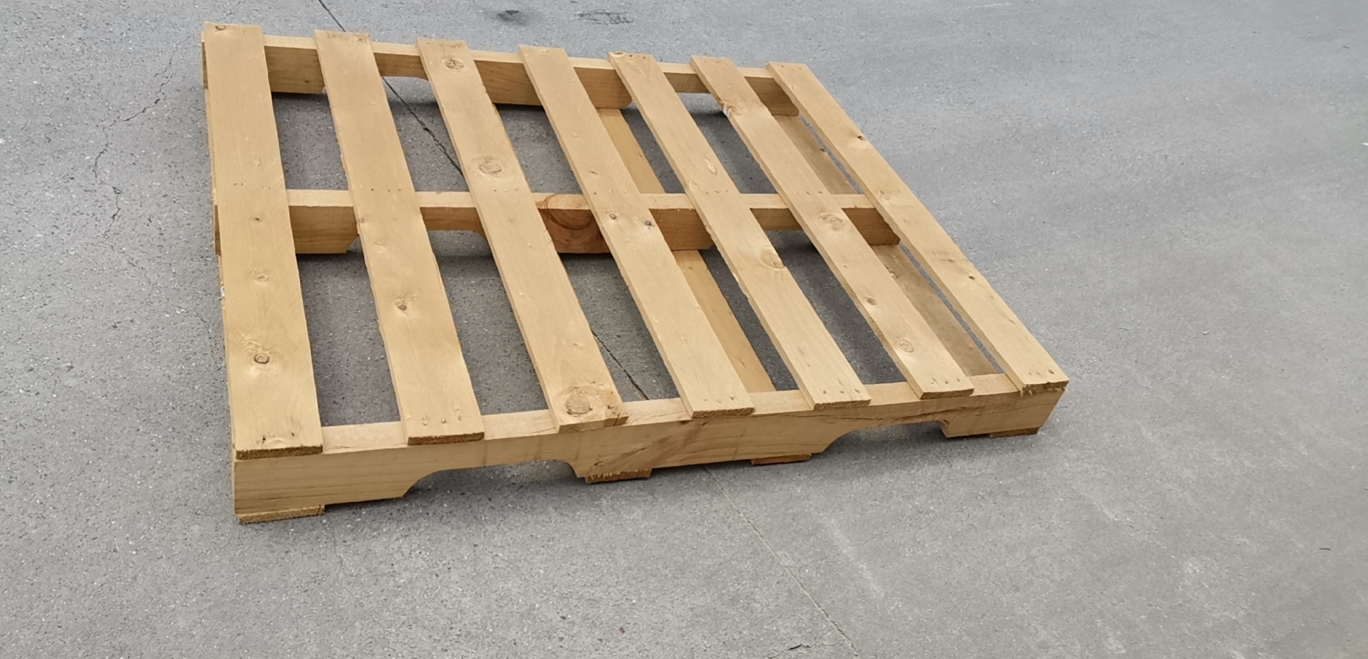 临猗根据材质选择木托盘